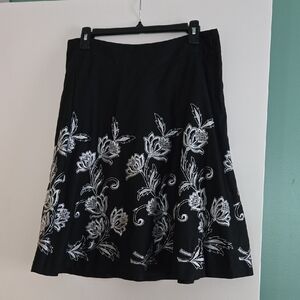 Gorgeous Ann Taylor Embroidered Black and White Floral A-Line Skirt